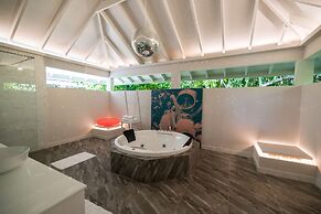 The Standard, Huruvalhi Maldives