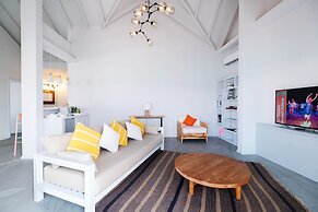 The Standard, Huruvalhi Maldives