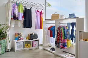 The Standard, Huruvalhi Maldives