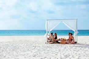 The Standard, Huruvalhi Maldives