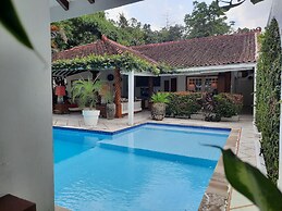 Yogyakarta Tropicana Villa