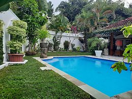 Yogyakarta Tropicana Villa