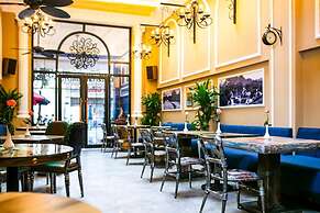 Little Charm Hanoi Hostel