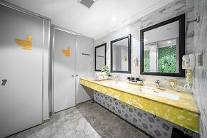 Little Charm Hanoi Hostel