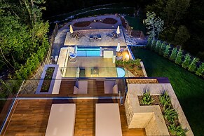 Villa AltaVista, Opatija - Seaview & Relax with Heated Pool and Privat