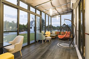 Follow the Cloud B&B