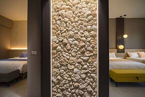 Follow the Cloud B&B