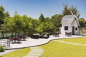 Follow the Cloud B&B