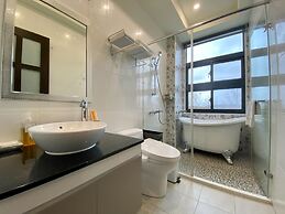 Follow the Cloud B&B