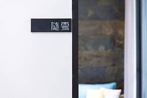 Follow the Cloud B&B