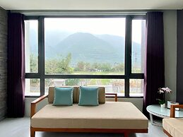 Follow the Cloud B&B