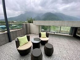 Follow the Cloud B&B