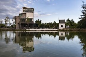 Follow the Cloud B&B