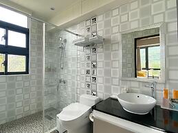 Follow the Cloud B&B