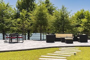 Follow the Cloud B&B