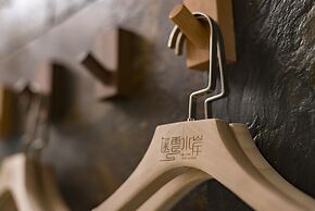 Follow the Cloud B&B