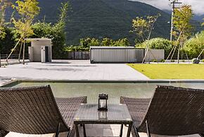 Follow the Cloud B&B