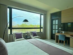 Follow the Cloud B&B