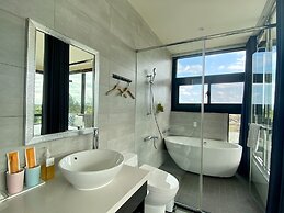 Follow the Cloud B&B