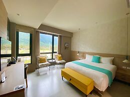 Follow the Cloud B&B