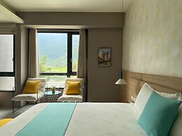 Follow the Cloud B&B