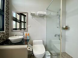 Follow the Cloud B&B