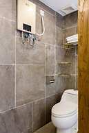 Welcome Home Courtyard - Back Lakes View