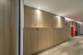 Yellow Bee Tanah Abang