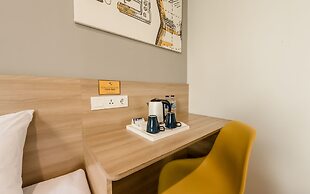 Yellow Bee Tanah Abang