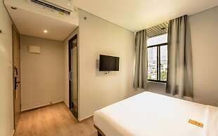 Yellow Bee Tanah Abang