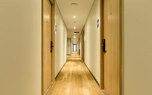 Yellow Bee Tanah Abang