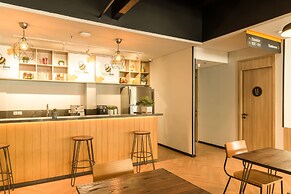 Yellow Bee Tanah Abang