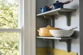 Stunning Flat Near the Beach & Trains