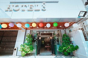 Hotel 8