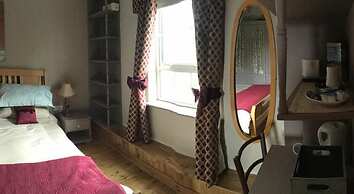 Dulrush Fishing Lodge and Guesthouse