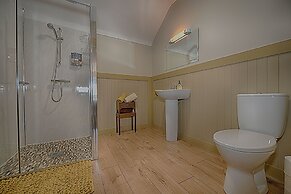 Dulrush Fishing Lodge and Guesthouse