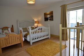 Dulrush Fishing Lodge and Guesthouse