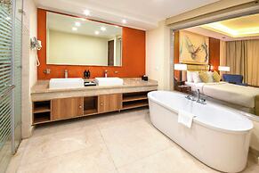 Triumph Luxury Hotel