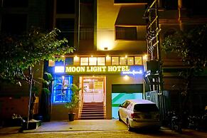 Moon Light Hotel
