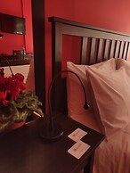 120 Rodionoff DOWNTOWN Hotel & Rooms - connection to Airport and Monde