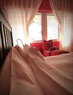 120 Rodionoff DOWNTOWN Hotel & Rooms - connection to Airport and Monde