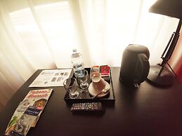 120 Rodionoff DOWNTOWN Hotel & Rooms - connection to Airport and Monde