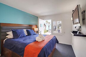 Inndulge -- A Modern Gay Men's Resort