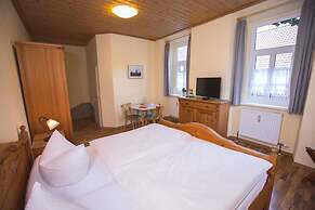 Friedrichshof Restaurant & Pension