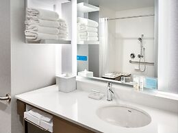 Hampton Inn  & Suites Anaheim Resort Convention Center