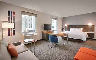 Hampton Inn  & Suites Anaheim Resort Convention Center