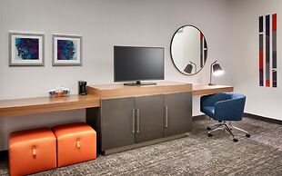 Hampton Inn  & Suites Anaheim Resort Convention Center