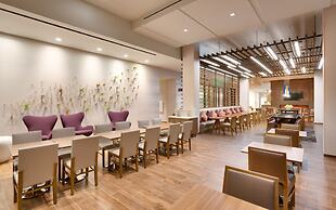 Hampton Inn  & Suites Anaheim Resort Convention Center