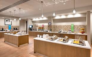 Hampton Inn  & Suites Anaheim Resort Convention Center