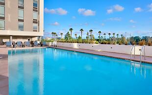 Hampton Inn  & Suites Anaheim Resort Convention Center